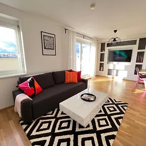 penthouse-near-central-station-with-free-parking.vienna-besthotels.com/