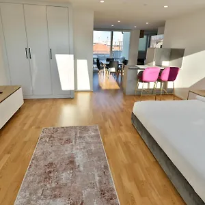 lotus-apartments.vienna-besthotels.com/